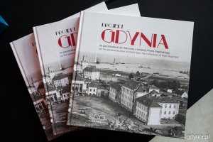 Premiera wydawnictwa &bdquo;Projekt Gdynia na poczt&oacute;wkach do 1945 roku z kolekcji Piotra Popińskiego" w Muzeum Miasta Gdyni (fot. Karol Stańczak)