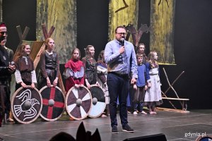 Bal karnawałowy „Rejs do krainy Wikingów” w Gdynia Arenie. Imprezę otworzył Marek Łucyk, wiceprezydent Gdyni // fot. Paweł Kukla