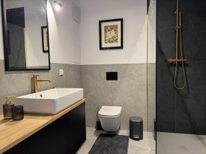 Gdynia Centrum - Studio Żeromskiego 7, łazienka z prysznicem