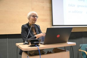 Joanna Zielińska - przewodnicząca Rady Miasta Gdyni podczas obchodów Dnia Ławnika Polskiego i uroczystości z okazji zakończenia kadencji ławników sądowych 2020-2023