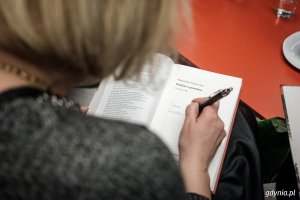 Spotkanie z autorką książki odbyło się w Muzeum Miasta Gdyni. Fot. Dawid Linkowski