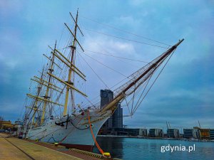 Dar Pomorza ujęcie z zewnątrz (fot. Michał Sałata, gdynia.pl)