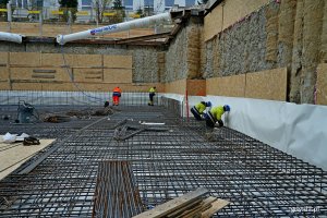 Prace na placu budowy trzeciego etapu rozbudowy Sądu Rejonowego w Gdyni