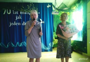 Na zdjęciu naczelnik Wydziału Edukacji Iwona Tanewska oraz Jadwiga Wachulik