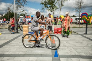 Rodzinny piknik z Ironmanem // fot. Karol Stańczak