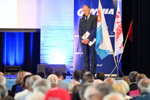 Uroczystość wręczenia odznak honorowych w Sali Koncertowej Portu Gdynia w ramach gdyńskich obchodów 45. rocznicy zakończenia strajków i podpisania porozumień sierpniowych (fot. Michał Puszczewicz)