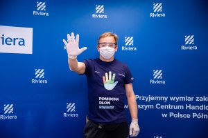 "Pomocna Dłoń Riviery" to szereg działań skupiających się na pomocy osobom i instytucjom, które potrzebują wsparcia na skutek pandemii. / fot. mat. prasowe