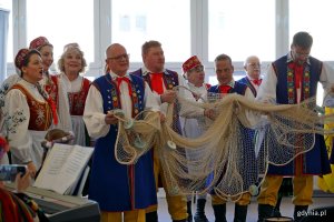 Zesp&oacute;ł Pieśni i Tańca &bdquo;Gdynia&rdquo; podczas występu na spotkaniu członk&oacute;w gdyńskiego oddziału&nbsp;Zrzeszenia Kaszubsko-Pomorskiego 