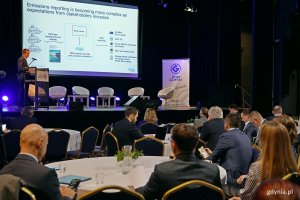 Stanisław Paszkowski z DNV Polska wygłaszające wykład wprowadzający podczas Baltic Ports for Climate Conference 2025 