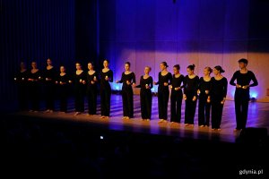 Uczniowie Szkoły Muzycznej I i II stopnia im. Z. Noskowskiego w Gdyni występujący podczas koncertu &bdquo;Muzyczny portret Gdyni&rdquo; 