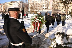 Obchody 79. rocznicy utworzenia Armii Krajowej przy pomniku Armii Krajowej na Skwerze Kościuszki w Gdyni. Fot. Michał Puszczewicz
