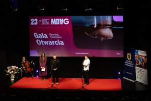 Jerzy Rados &ndash; dyrektor Gdyńskiego Centrum Filmowego przemawiający podczas gali otwarcia  23. Millennium Docs Against Gravity 