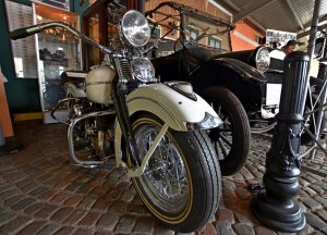 Gdyńskie Muzeum Motoryzacji od teraz, po 10 latach funkcjonowania, oficjalnie może cieszyć się ze statusu prywatnego muzeum, fot. Kamil Złoch