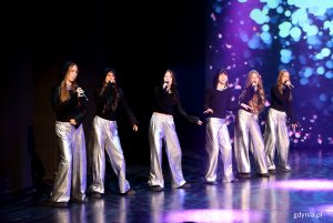 Koncert „Sekrety Zimowego Wiatru” w wykonaniu młodzieży z gdyńskiego MDK'u na scenie Teatru Muzycznego w Gdyni (fot. Katarzyna Balcerzak)