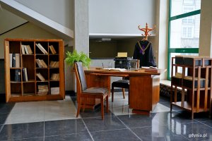 Aranżacja przedwojennego gabinetu sędziego na ekspozycji w Sądzie Rejonowym w Gdyni
