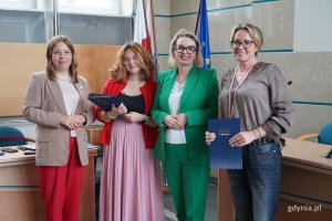 Na zdjęciu od lewej: wiceprezydentka Gdyni Oktawia Gorzeńska (przewodnicząca rady w I kadencji), koordynatorka ds. Praw Człowieka Marta Otrębska i Agnieszka Tokarska &ndash; wiceprzewodnicząca rady w I kadencji oraz członkini Gdyńskiej Rady Kobiet II kadencji Katarzyna Lamża-Ogrodnik (fot. Karolina Szypelt)
