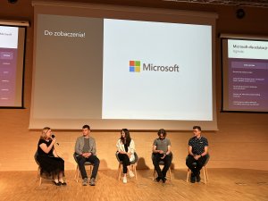 Prelegenci na scenie podczas EduDay Microsoft dla edukacji 