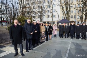 Uroczystości oficjalne pod pomnikiem Polski Morskiej z okazji 93. rocznicy nadania praw miejskich, fot. Dawid Linkowski