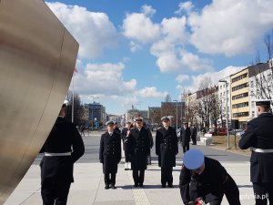 Uroczystości z okazji 74. rocznicy zakończenia walk o wyzwolenie Gdyni przy pomniku Polski Morskiej/fot. Małgorzata Omachel-Kwidzińska