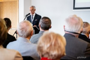 Jubileusz 90-lecia Izby Bawełny w Gdyni – przemawia Jerzy Kotwas (fot. Kamil Złoch)