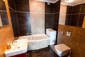 Apartament Sea Towers, widok na łazienkę