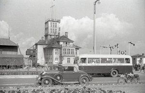  Fotografia z archiwum cyfrowego Muzeum Miasta Gdyni. Kapitanat Portu przy ulicy Polskiej, 1935 // fot. Henryk Poddębski