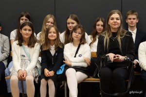 Jubileusz 80-lecia SP 17 w Gdyni, na zdjęciu uczniowie i społeczność szkoły (fot. Katarzyna Balcerzak)