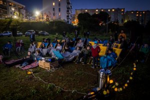 Kino plenerowe na polanie // arch. Laboratorium Innowacji Społecznych