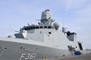 Najnowocześniejsza duńska fregata odwiedziła Gdynię // fot. Marta Jaszczerska