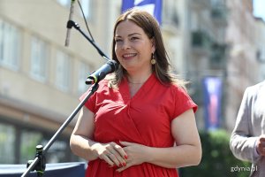 Gości Kulinarnej Świętojańskiej powitała wiceprezydentka Gdyni Oktawia Gorzeńska (fot. Michał Puszczewicz) 