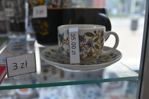 Kawa lub herbata w filiżance z kaszubskim motywem na pewno zasmakuje wyjątkowo