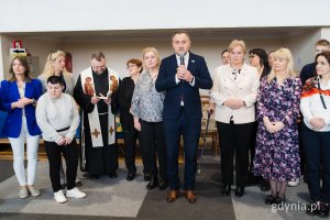 Na zdjęciu m.in.: wiceprezydent Gdyni Tomasz Augustyniak, radna Beata Zastawna, radna Anna Szpajer, radna Monika Strzałkowska, radna Teresa Bysewska, dyrektorka CAS Bożena Zglińska (fot. Paweł Budziński)