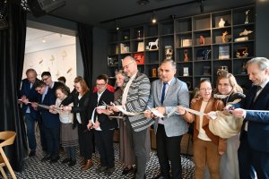 Uroczyste przecięcie wstęgi. Fot. Zygmunt Gołab 