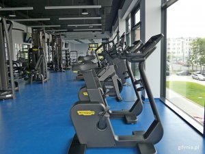 Siłownia i przestrzeń fitness w nowym Centrum Sportu i Rekreacji Uniwersytetu Morskiego