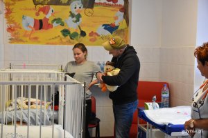 Adam Woronowicz odwiedził dzieci w Szpitalu Morskim im. PCK // fot. Justyna Bronk