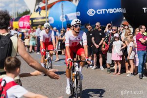 Zawodnicy reprezentacji Polski w drodze na start wyścigu