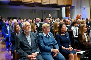 Uczestnicy inauguracji roku akademickiego na Politechnice Gdańskiej zgromadzeni w auli 