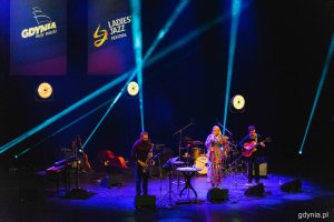 Ladies' Jazz Festival 2022 w Gdyni - koncertowy piątek na scenie Teatru Muzycznego w Gdyni, fot. Kamil Złoch