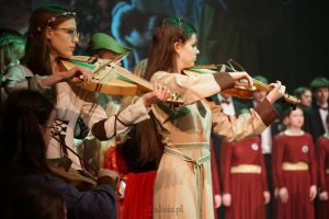 Członkinie zespoł&oacute;w "Arcanthos" i Zesp&oacute;ł "Estampida" i "Estampida" podczas występu 46. Międzynarodowym Festiwalu Muzyki Dawnej Schola Cantorum w Kaliszu