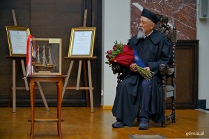 Dr Yohei Sasakawa, doktor honoris causa Uniwersytetu Morskiego w Gdyni, podczas uroczystości