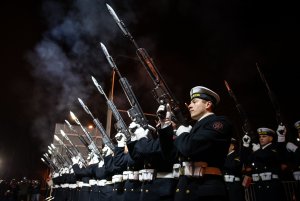 Obchody przy pomniku Ofiar Grudnia '70 w Gdyni, fot. Dawid Linkowski