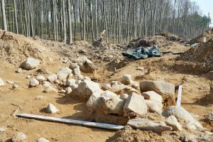 Stanowisko archeologiczne w miejscu, gdzie znaleziono kurhany podczas prac nad budową Obwodnicy Witomina