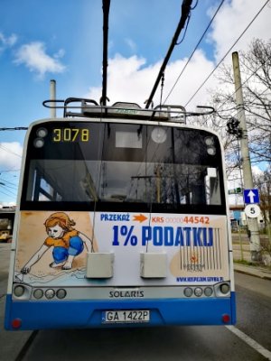 Trolejbusy przypominają o 1% dla gdyńskich organizacji // fot. Danuta Kantrzonka