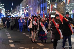 Uroczysty pochód trasą demonstrantów sprzed 53 lat. Fot. Michał Puszczewicz