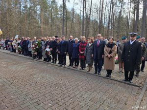 Na zdjęciu m.in.: posłanka Dorota Arciszewska-Mielewczyk, wicewojewoda pomorski Emil Rojek i zastępca dyrektora Instytutu Pamięci Narodowej w Gdańsku Waldemar Szulc
