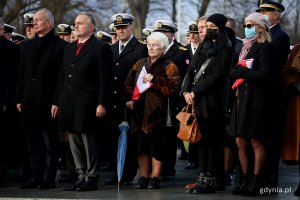 Na zdjęciu prezydent Wojciech Szczurek, rodziny marynarzy i przedstawiciele Marynarki Wojennej RP//fot. Przemysław Kozłowski