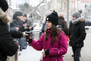 Urodzinowy toast gorącą czekoladą // fot. Karol Stańczak