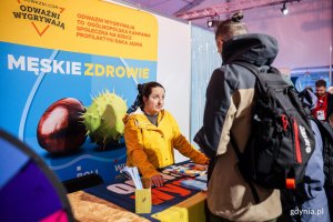 Stoisko Fundacji Gdyński Most Nadziei w strefie NGO