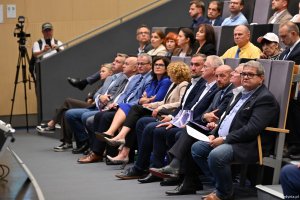Na zdjęciu m.in. prezydentki Magdalena Czarzyńska-Jachim i Aleksandra Dulkiewicz oraz wiceprezydent Gdyni Tomasz Augustyniak