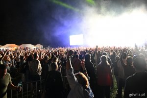 Publiczność podczas jednego z koncertów w ramach Globaltiki w parku Kolibki 